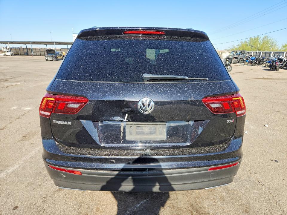 Продажа на аукционе авто 2018 Volkswagen Tiguan, vin: 3VV1B7AX7JM087740, номер лота: 54837096