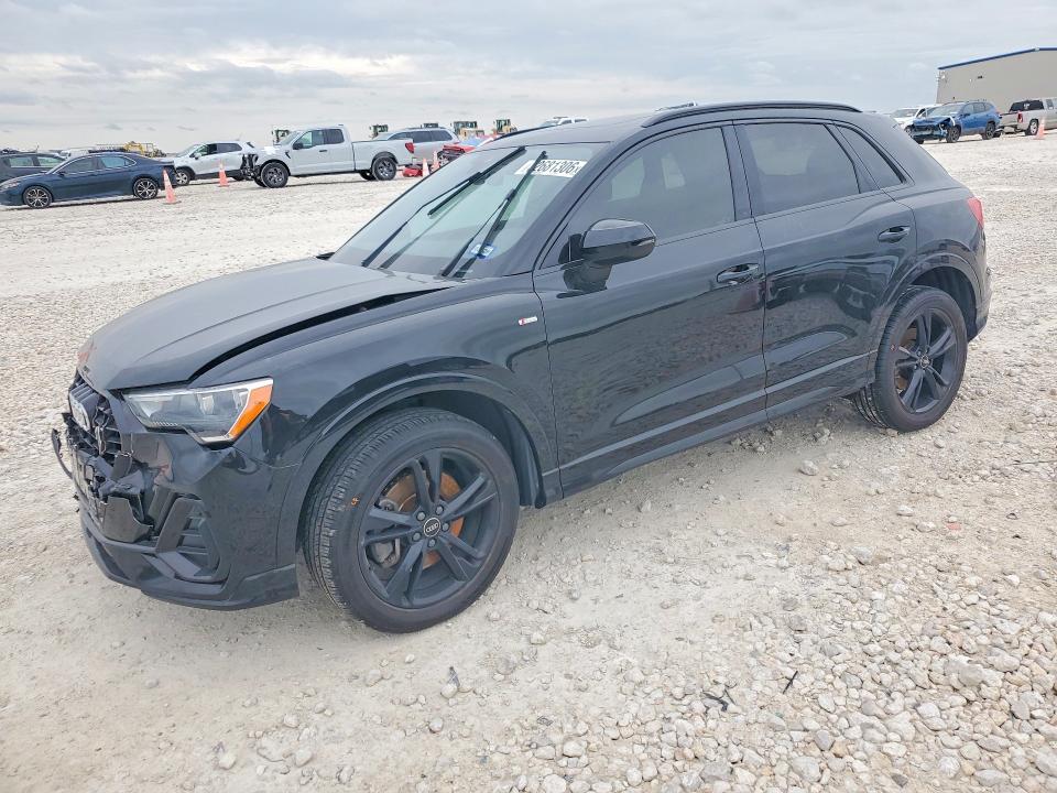 52681306 :رقم المزاد ، WA1DECF39N1031345 vin ، 2022 Audi Q3 مزاد بيع