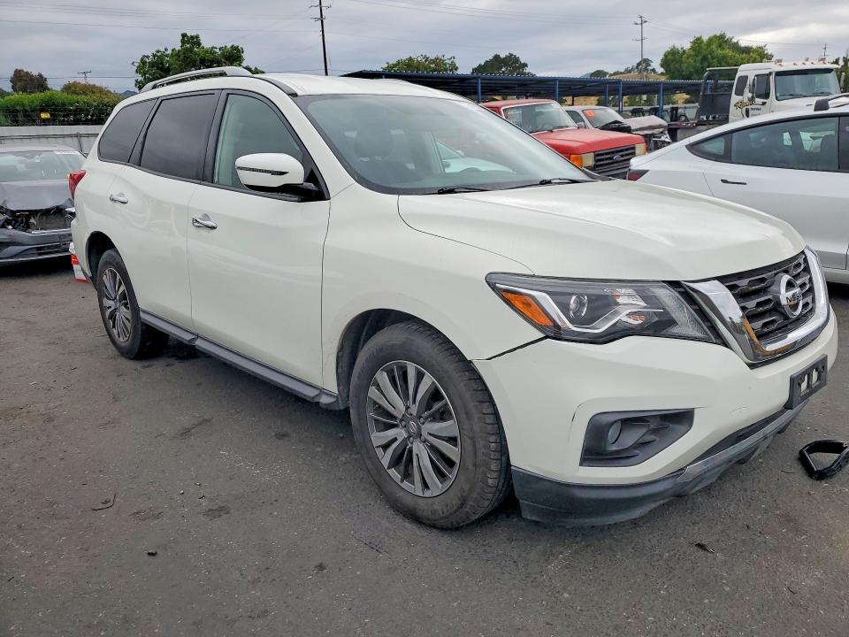 51035746 :رقم المزاد ، 5N1DR2MM8JC632725 vin ، 2018 Nissan Pathfinder مزاد بيع