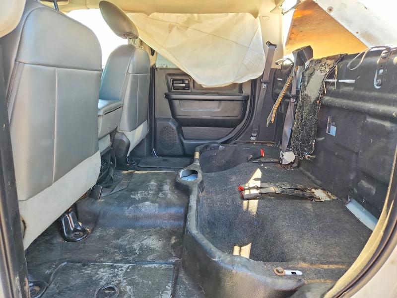 54229966 :رقم المزاد ، 3C6UR4HL0JG424392 vin ، 2018 Ram 2500 مزاد بيع