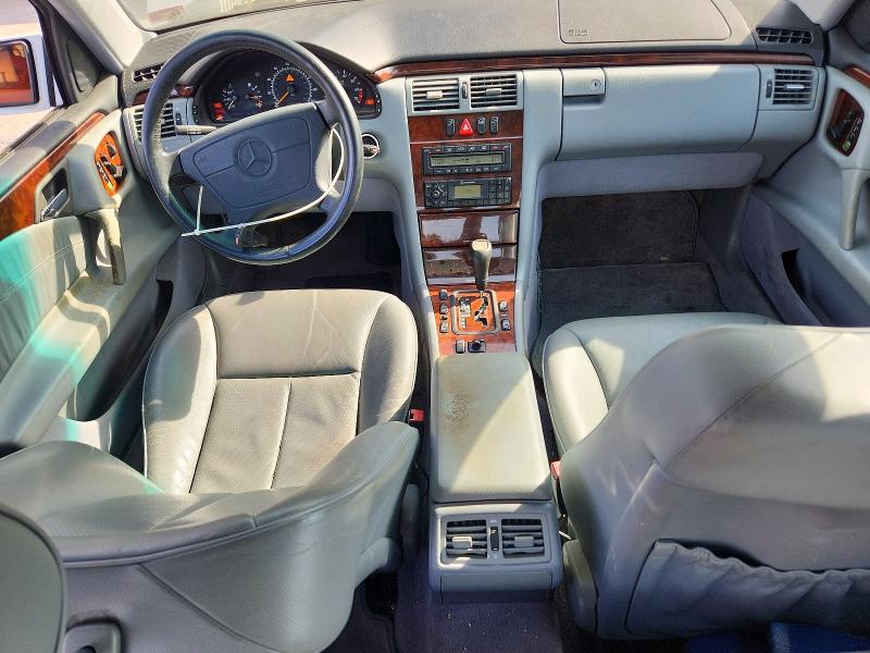 51974766 :رقم المزاد ، WDBJF65H7XA728938 vin ، 1999 Mercedes-benz E مزاد بيع