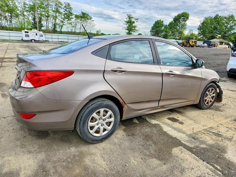 2013 Hyundai Accent მანქანა იყიდება აუქციონზე, vin: KMHCT4AEXDU345391, აუქციონის ნომერი: 52936726