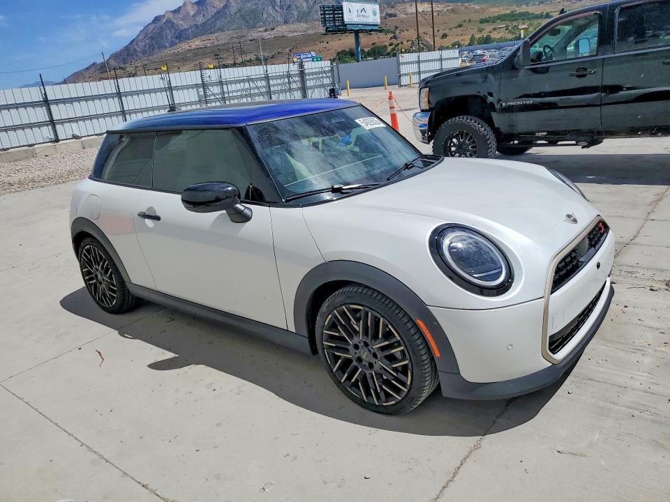 Продажа на аукционе авто 2025 Mini Cooper, vin: WMW23GD0XS2W57640, номер лота: 54926526