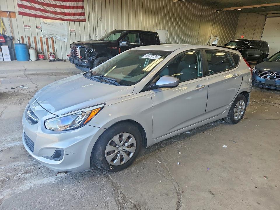 55122576 :رقم المزاد ، KMHCT5AE7HU326390 vin ، 2017 Hyundai Accent مزاد بيع