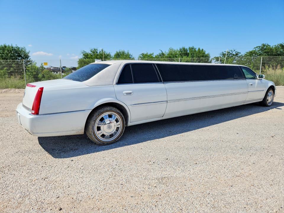 54528776 :رقم المزاد ، 1GE9K9C61BU550087 vin ، 2011 Cadillac Professional Chassis مزاد بيع