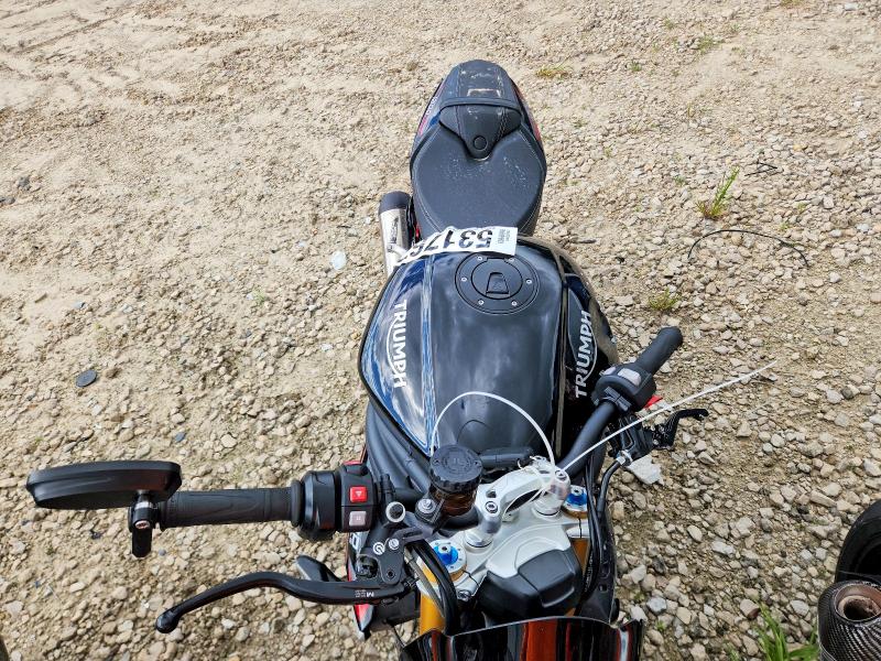 2022 Triumph Motorcycle Speed Triple მანქანა იყიდება აუქციონზე, vin: SMTP01ST0NTAZ5309, აუქციონის ნომერი: 53176796