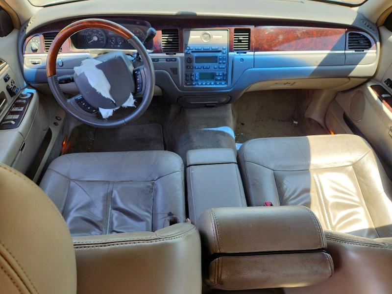 53301726 :رقم المزاد ، 2LNBL8CV5AX750840 vin ، 2010 Lincoln Town Car مزاد بيع