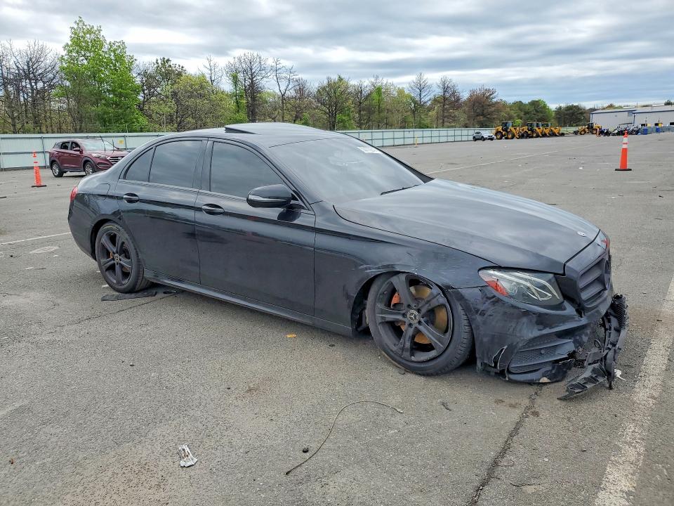 53779246 :رقم المزاد ، WDDZF4KB7KA512594 vin ، 2019 Mercedes-benz E مزاد بيع