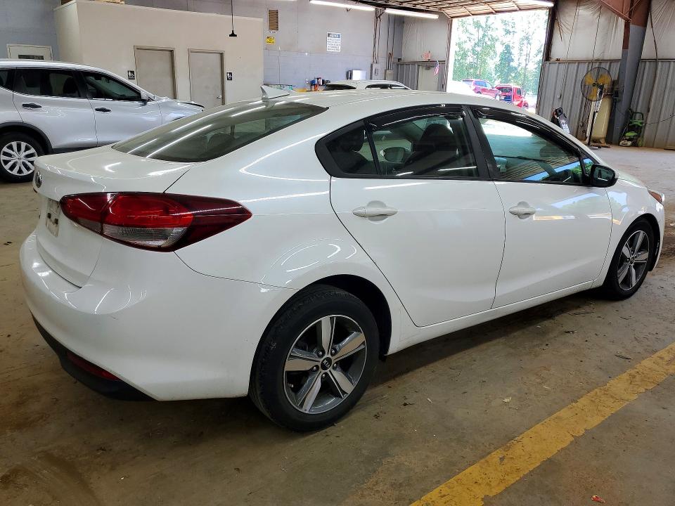 53708826 :رقم المزاد ، 3KPFL4A76JE219249 vin ، 2018 Kia Forte مزاد بيع