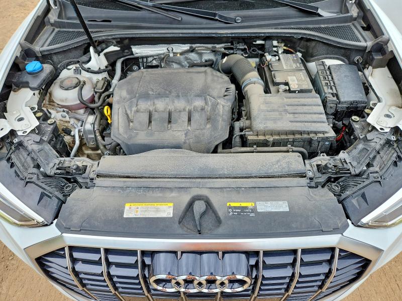 51372666 :رقم المزاد ، WA1EECF3XM1002519 vin ، 2021 Audi Q3 مزاد بيع