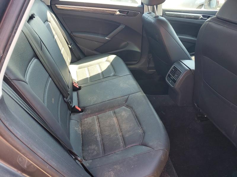 52295416 :رقم المزاد ، 1VWBA7A35JC013010 vin ، 2018 Volkswagen Passat مزاد بيع