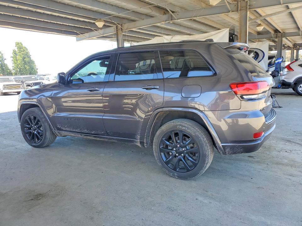 53831576 :رقم المزاد ، 1C4RJFAGXJC296843 vin ، 2018 Jeep Grand Cherokee مزاد بيع