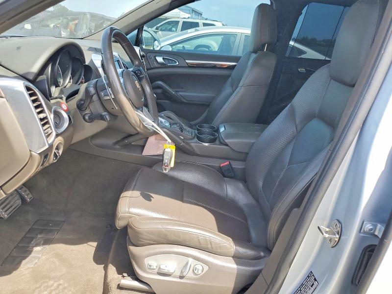 52066316 :رقم المزاد ، WP1AB2A22FLA60118 vin ، 2015 Porsche Cayenne مزاد بيع