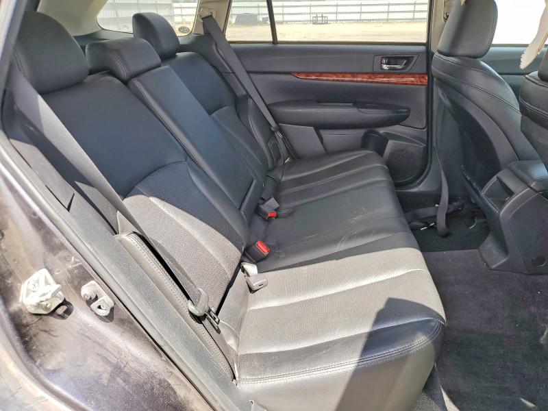 51913836 :رقم المزاد ، 4S4BRDLC6B2401244 vin ، 2011 Subaru Outback مزاد بيع