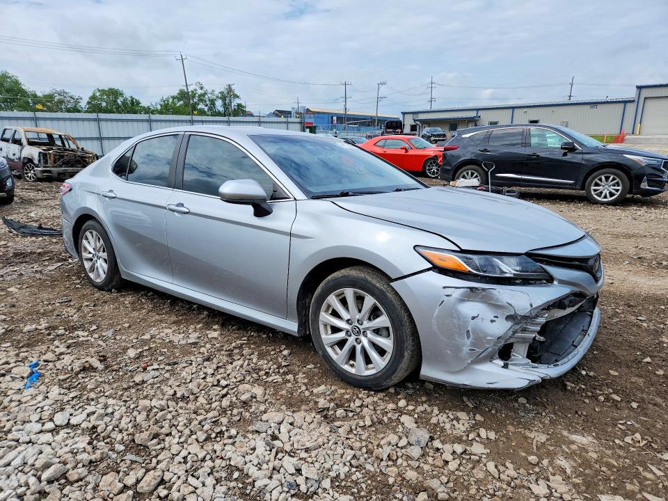Продаж на аукціоні авто 2018 Toyota Camry, vin: 4T1B11HKXJU102915, номер лоту: 54111596