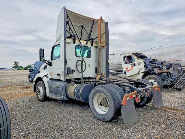 Продажа на аукционе авто 2016 Peterbilt 579, vin: 1XPBA48X1GD361690, номер лота: 50601556