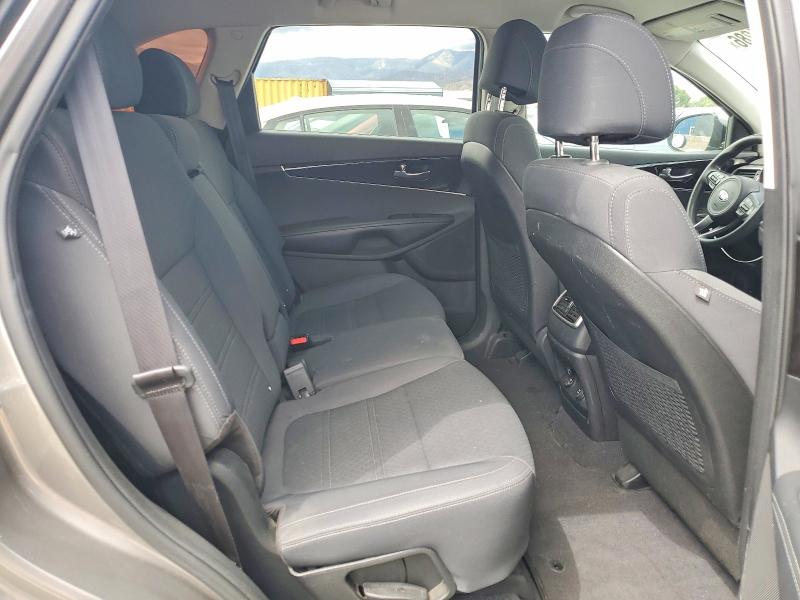 52424286 :رقم المزاد ، 5XYPG4A36HG245451 vin ، 2017 Kia Sorento مزاد بيع