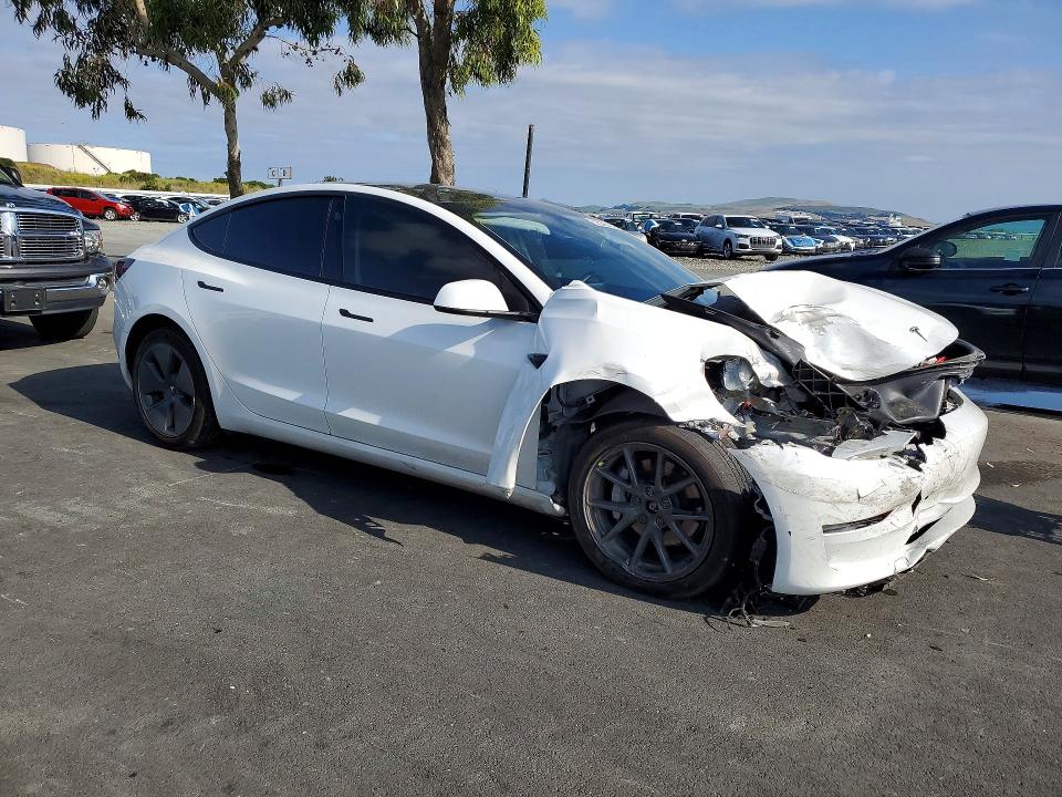 Продажа на аукционе авто 2022 Tesla Model 3, vin: 5YJ3E1EB5NF211721, номер лота: 52529546