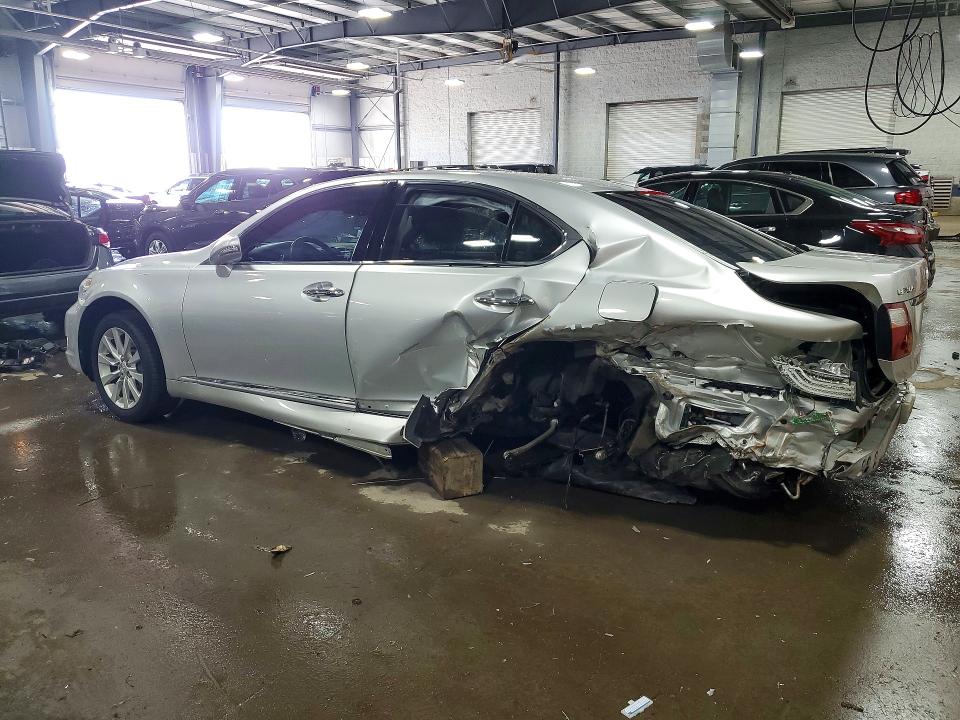 55412326 :رقم المزاد ، JTHCL5EF6A5005527 vin ، 2010 Lexus Ls مزاد بيع