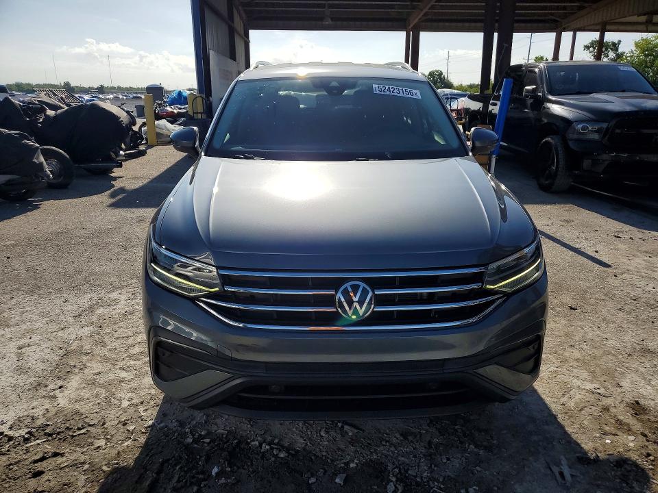 52423156 :رقم المزاد ، 3VV3B7AX9NM125970 vin ، 2022 Volkswagen Tiguan مزاد بيع
