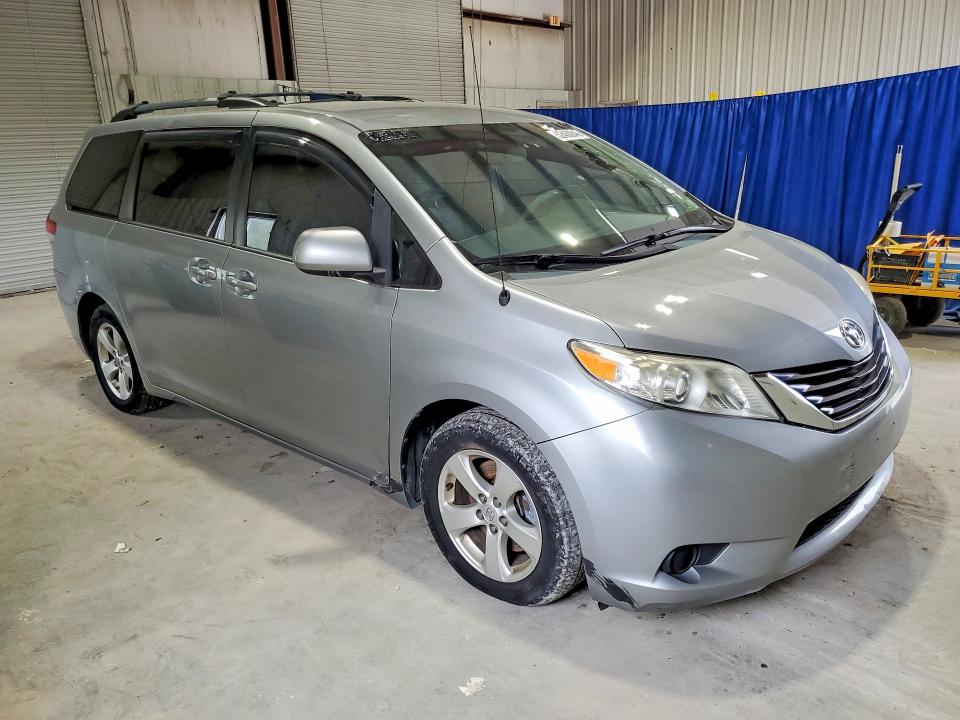 Продажа на аукционе авто 2013 Toyota Sienna, vin: 5TDKK3DC5DS333239, номер лота: 52450846