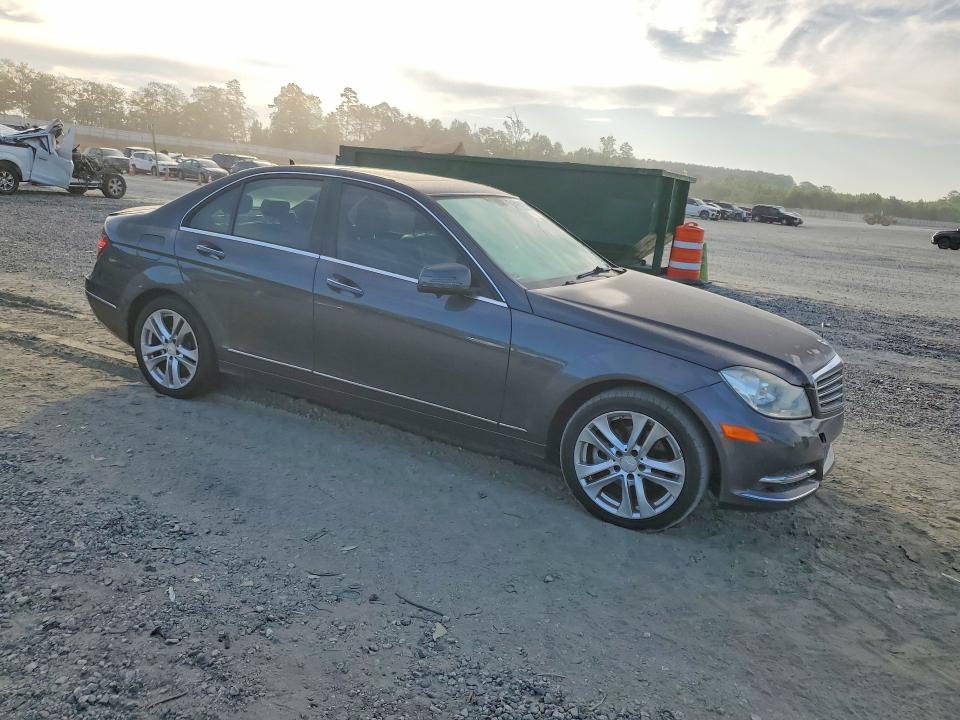 53932446 :رقم المزاد ، WDDGF4HB5ER307330 vin ، 2014 Mercedes-benz C مزاد بيع