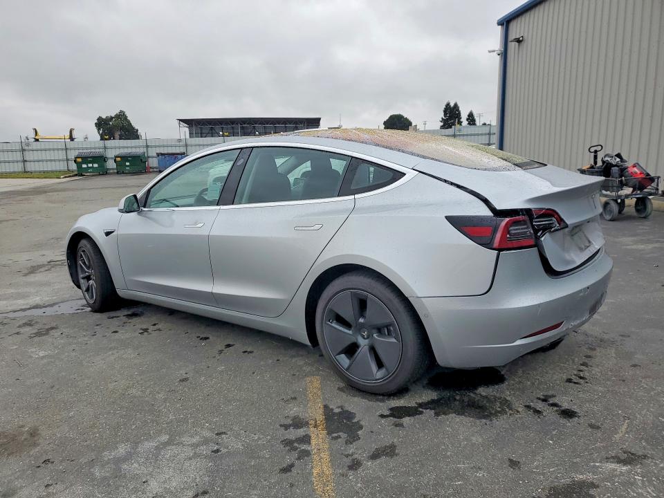 52513306 :رقم المزاد ، 5YJ3E1EA1JF048499 vin ، 2018 Tesla Model 3 مزاد بيع