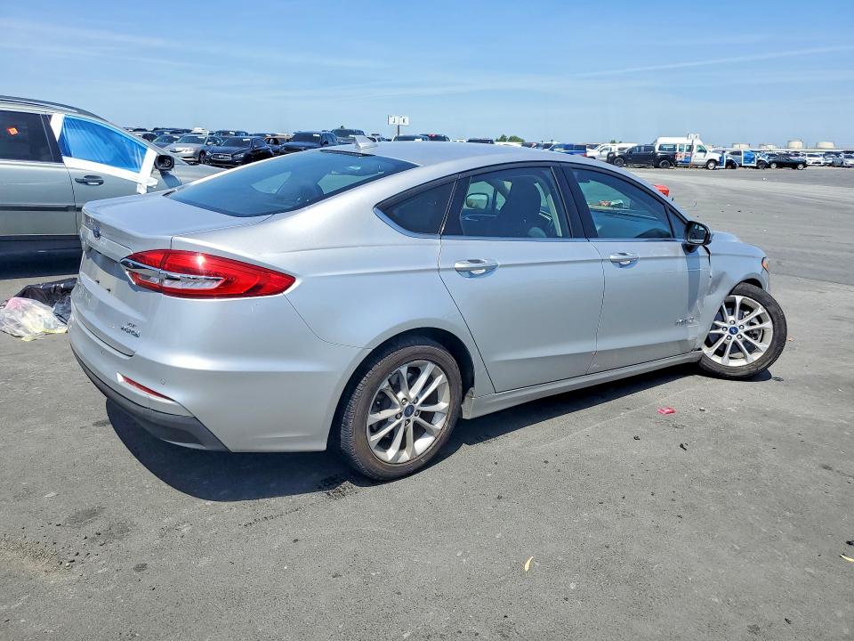 2019 Ford Fusion მანქანა იყიდება აუქციონზე, vin: 3FA6P0LU7KR105745, აუქციონის ნომერი: 53232216