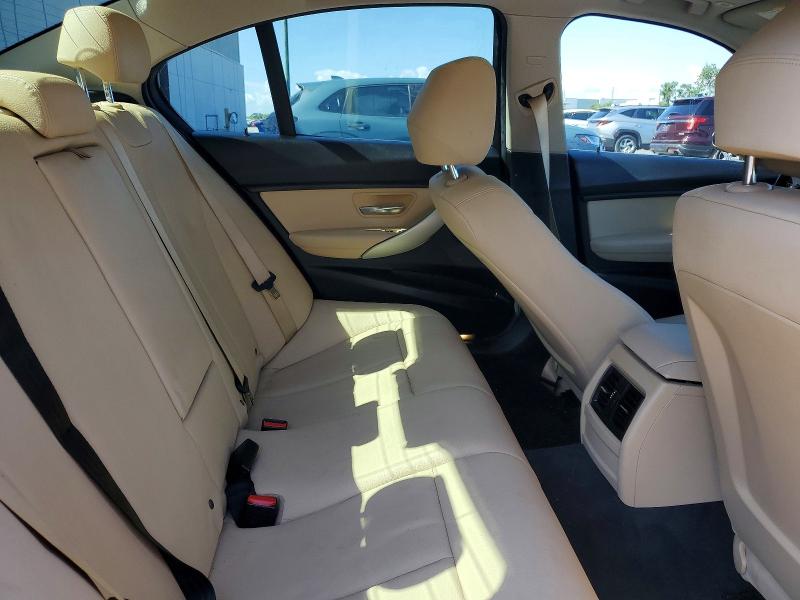 53737646 :رقم المزاد ، WBA8E1G3XHNU16336 vin ، 2017 Bmw 320 مزاد بيع
