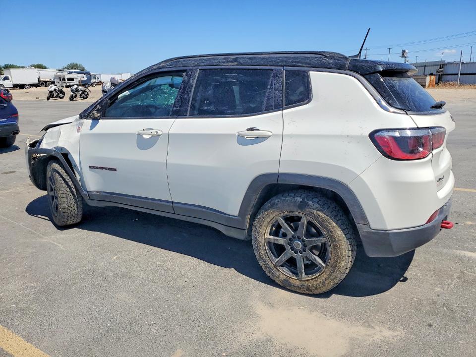 54282366 :رقم المزاد ، 3C4NJDDB5JT232071 vin ، 2018 Jeep Compass مزاد بيع