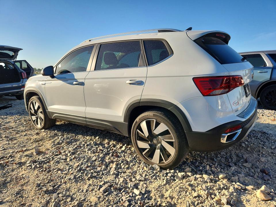 53068896 :رقم المزاد ، 3VV4X7B25RM044642 vin ، 2024 Volkswagen Taos مزاد بيع