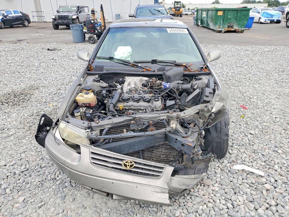54042666 :رقم المزاد ، 4T1BF28K4WU047182 vin ، 1998 Toyota Camry مزاد بيع