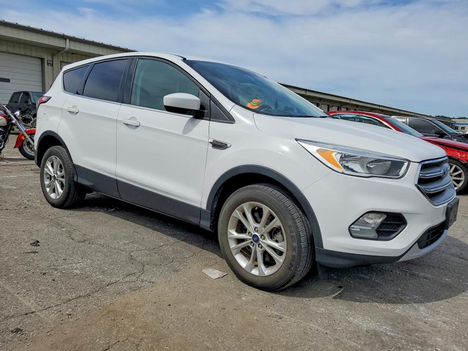 Продажа на аукционе авто 2017 Ford Escape, vin: 1FMCU9G90HUE32713, номер лота: 55539416