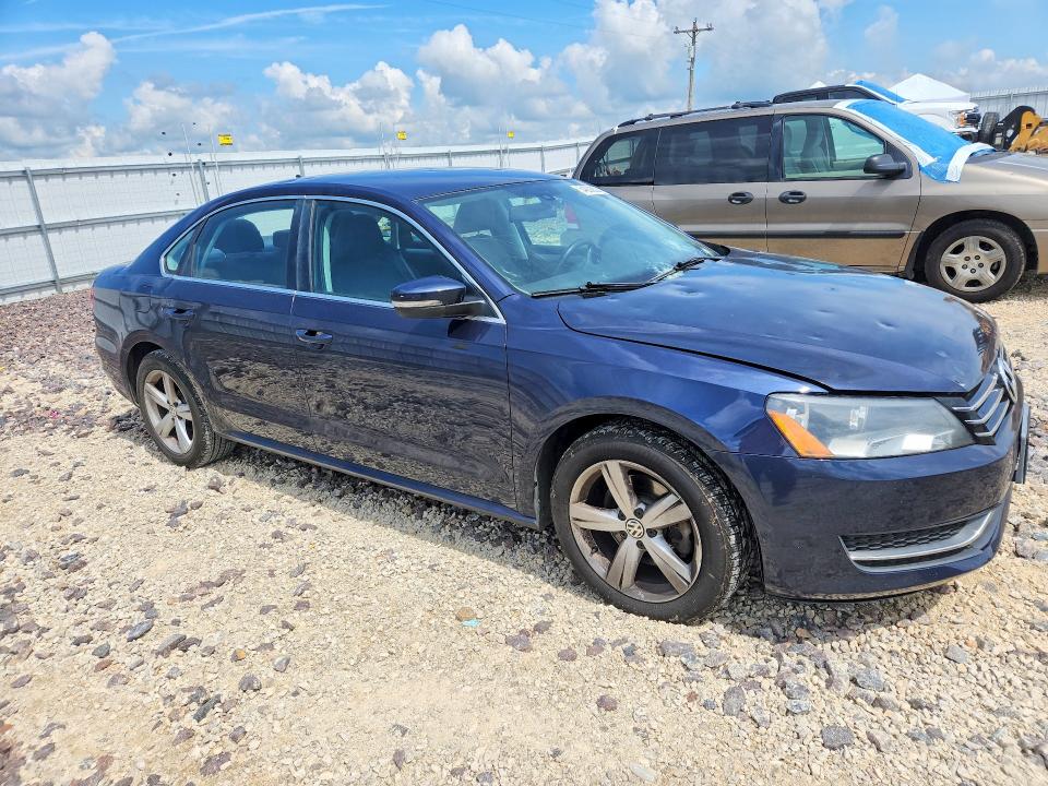 2013 Volkswagen Passat მანქანა იყიდება აუქციონზე, vin: 1VWBP7A38DC086228, აუქციონის ნომერი: 54832806