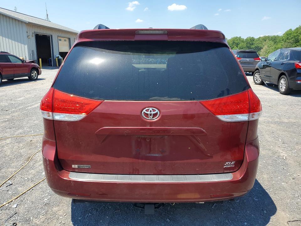 53931086 :رقم المزاد ، 5TDDK3DC0ES074010 vin ، 2014 Toyota Sienna مزاد بيع