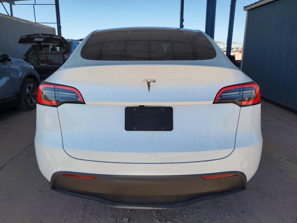 2025 Tesla Model Y მანქანა იყიდება აუქციონზე, vin: 7SAYGDED0SA377272, აუქციონის ნომერი: 53267206