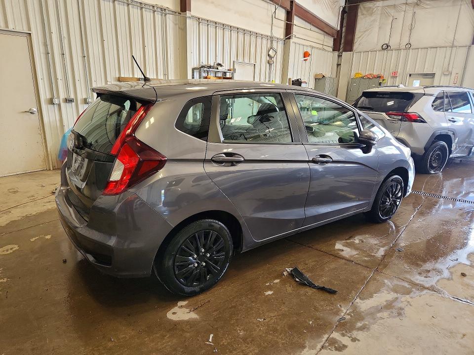 52857236 :رقم المزاد ، 3HGGK5H47JM734874 vin ، 2018 Honda Fit مزاد بيع