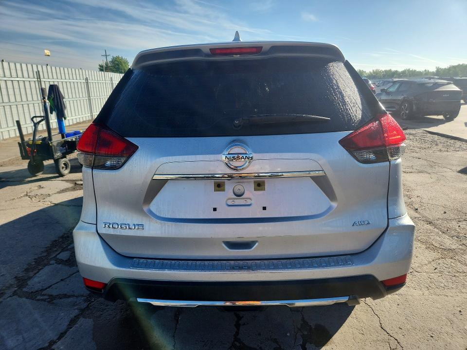 54610586 :رقم المزاد ، KNMAT2MVXHP587811 vin ، 2017 Nissan Rogue مزاد بيع