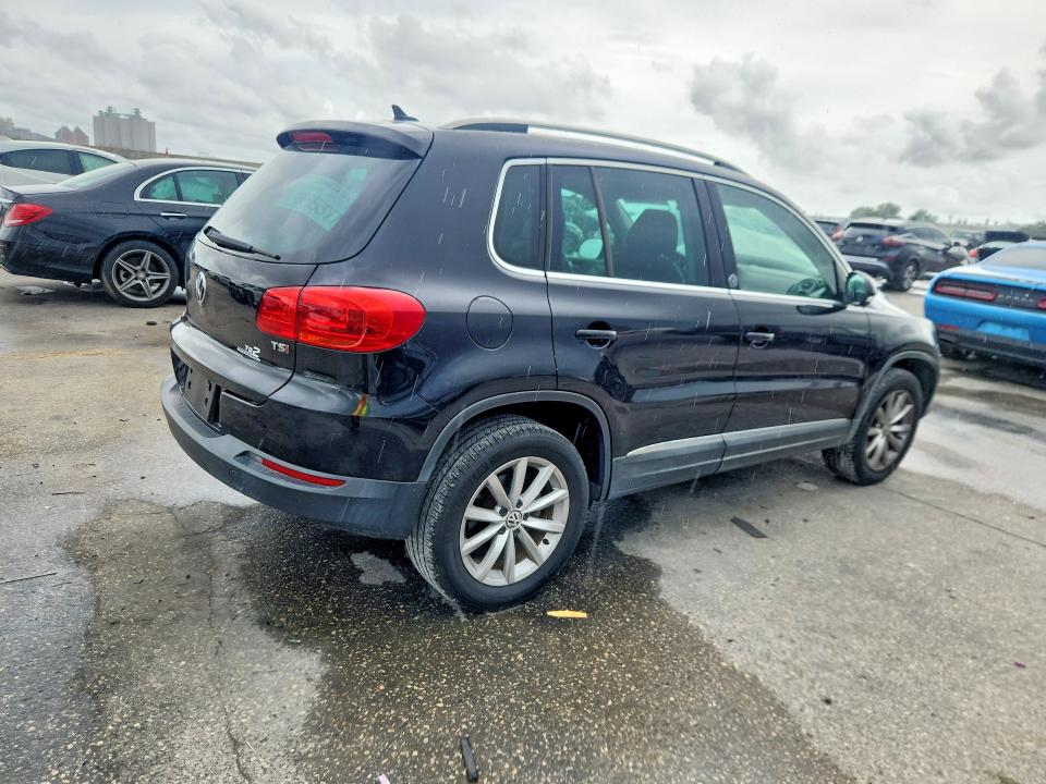 54528306 :رقم المزاد ، WVGRV7AX8HK021347 vin ، 2017 Volkswagen Tiguan مزاد بيع