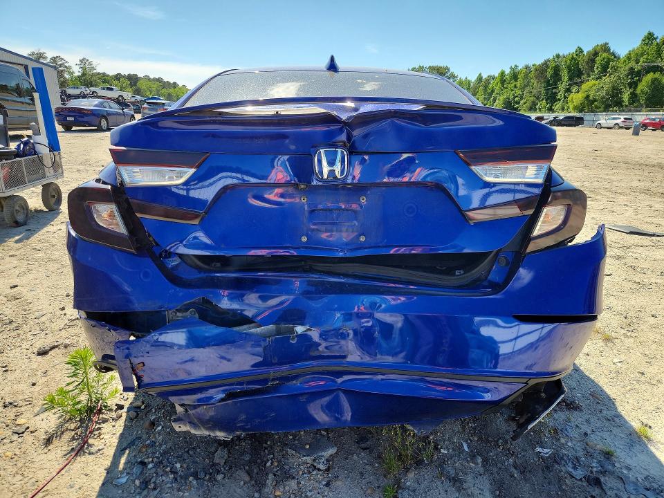 Продаж на аукціоні авто 2018 Honda Accord, vin: 1HGCV1F31JA220265, номер лоту: 53876926