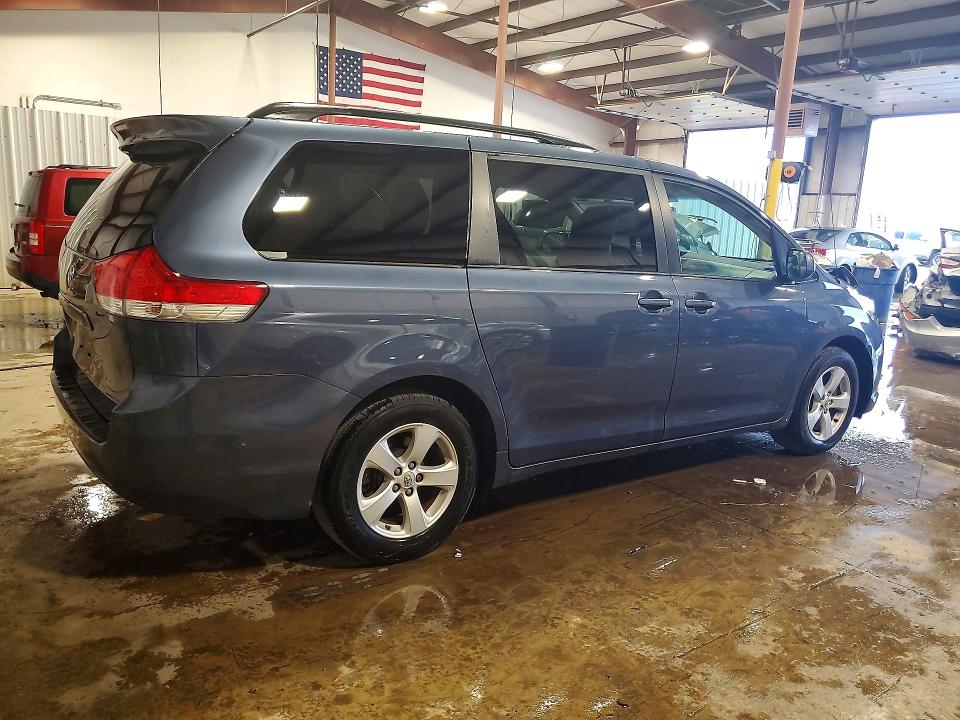 54149586 :رقم المزاد ، 5TDKK3DC3ES463778 vin ، 2014 Toyota Sienna مزاد بيع