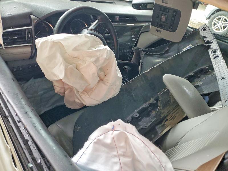 53950136 :رقم المزاد ، 4T1B21HK6JU507702 vin ، 2018 Toyota Camry Hybrid مزاد بيع