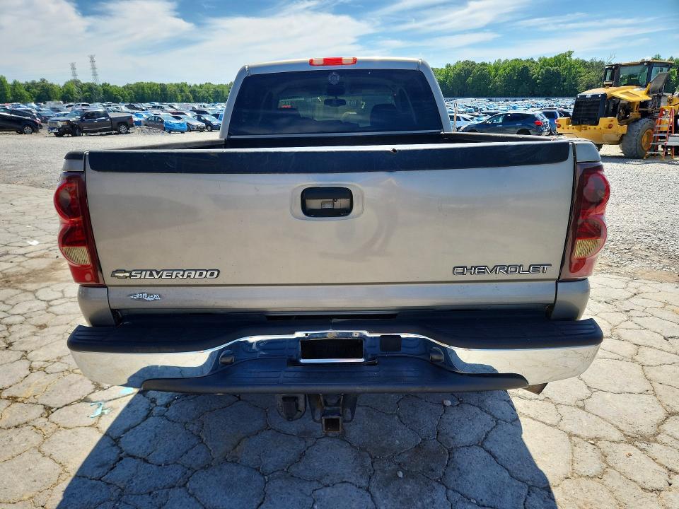 51840466 :رقم المزاد ، 1GCHC23173F158542 vin ، 2003 Chevrolet Silverado مزاد بيع