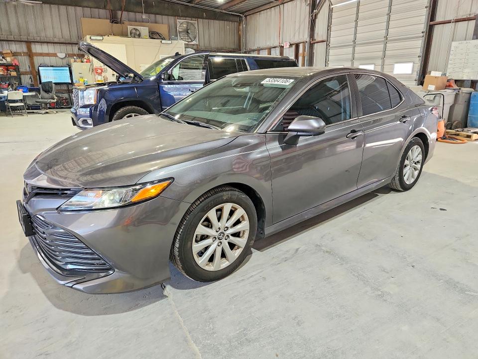 53564106 :رقم المزاد ، 4T1C11AK8LU932648 vin ، 2020 Toyota Camry مزاد بيع