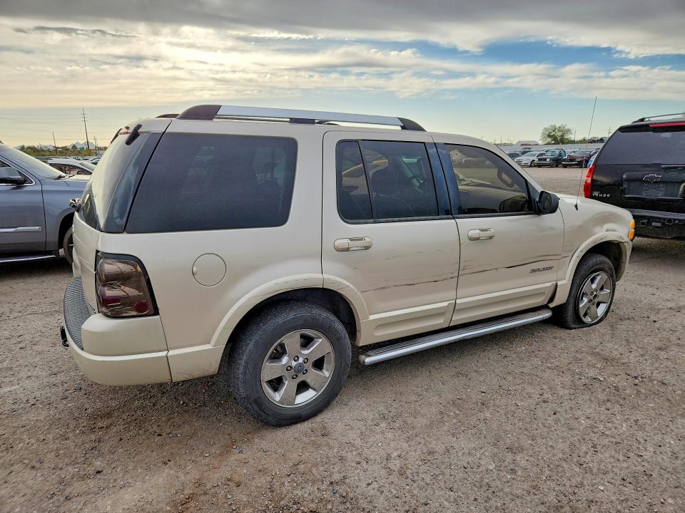 53880546 :رقم المزاد ، 1FMDU65W25ZA38494 vin ، 2005 Ford Explorer مزاد بيع