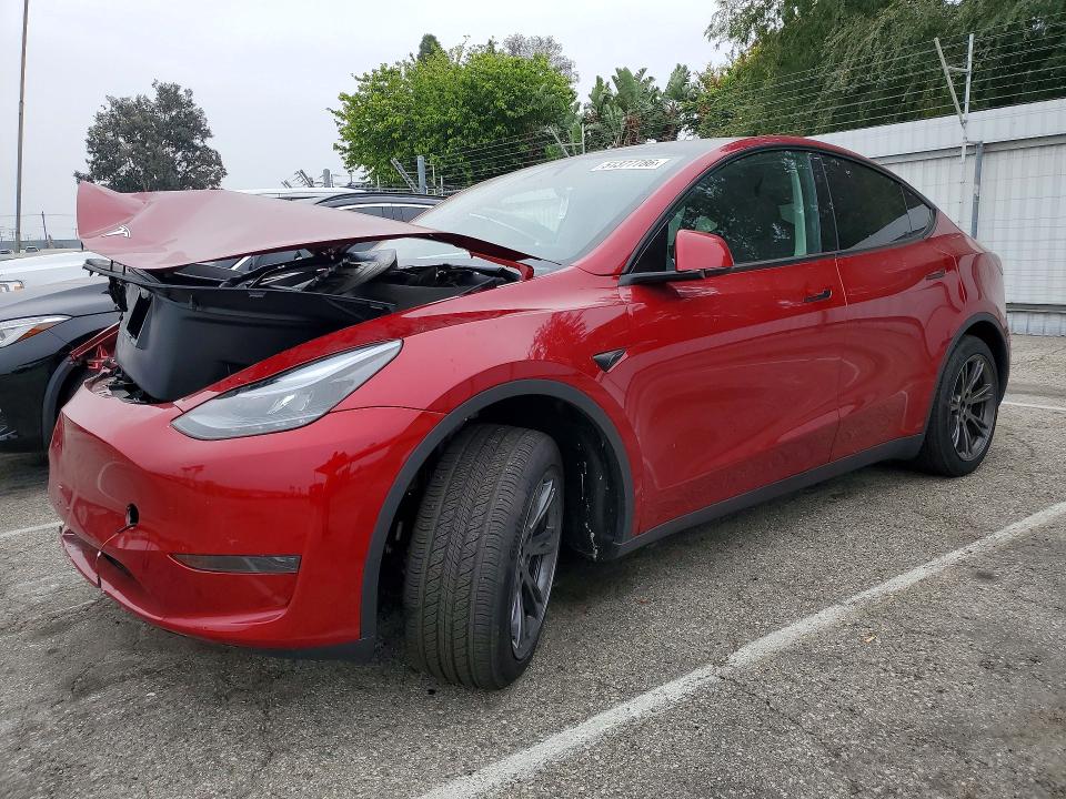 Auction sale of the 2025 Tesla Model Y, vin: 7SAYGDED2SF279461, lot number: 51377786