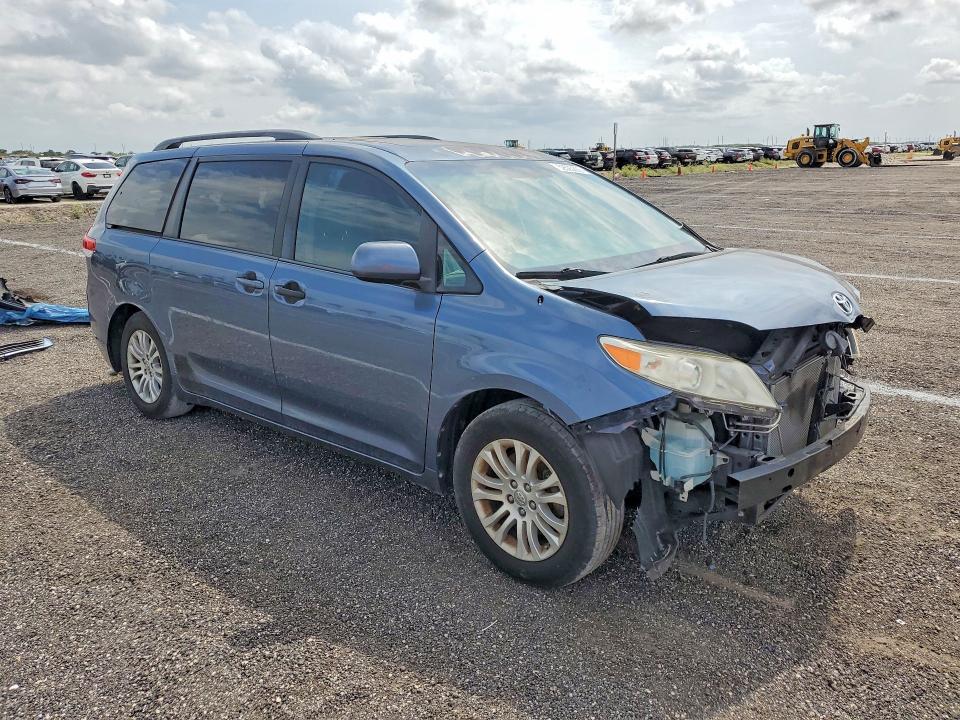 52523866 :رقم المزاد ، 5TDYK3DC2ES508123 vin ، 2014 Toyota Sienna مزاد بيع