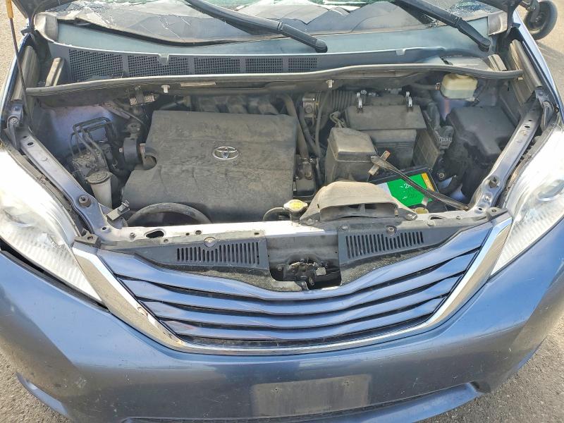 53578846 :رقم المزاد ، 5TDKK3DC8FS528433 vin ، 2015 Toyota Sienna مزاد بيع