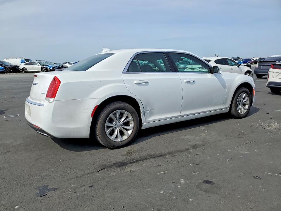 52194246 :رقم المزاد ، 2C3CCAAG2FH779741 vin ، 2015 Chrysler 300 مزاد بيع