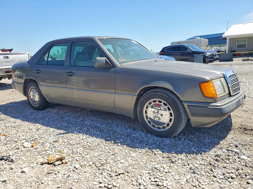Продажа на аукционе авто 1993 Mercedes-benz 300, vin: WDBEA28E5PB998657, номер лота: 51566576